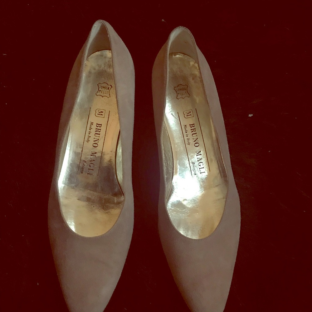 Bruno Magli/ small heel/ Italian suede